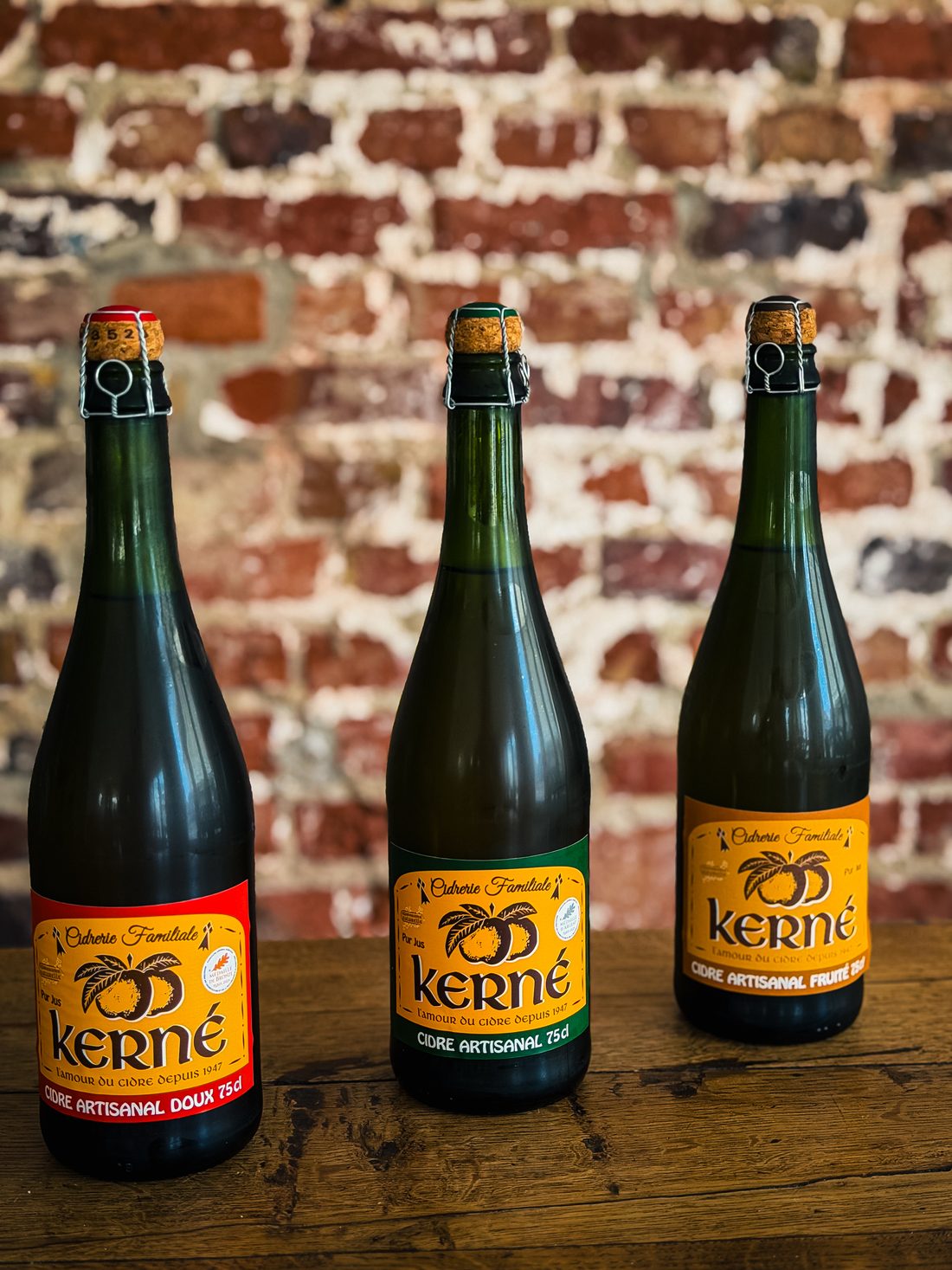 Les trois cidres artisanaux Kerné servis chez Simone : brut, fruité et doux